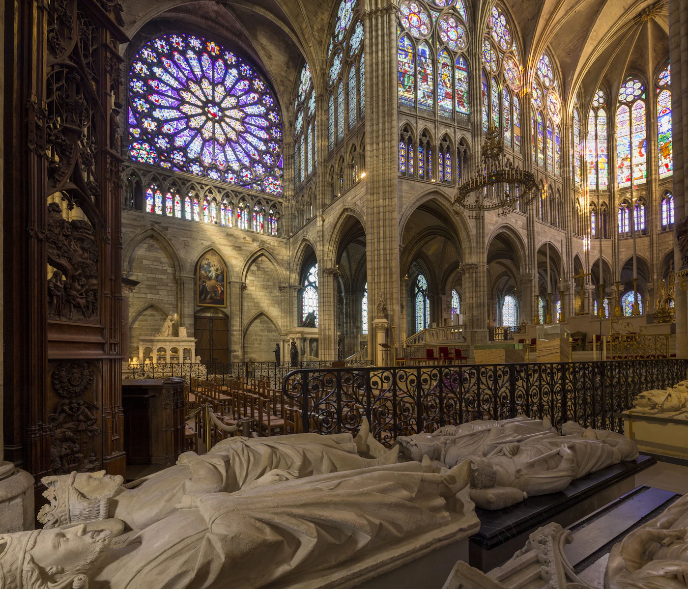 Basílica de Saint-Denis: Necrópolis real y fábrica de la flecha