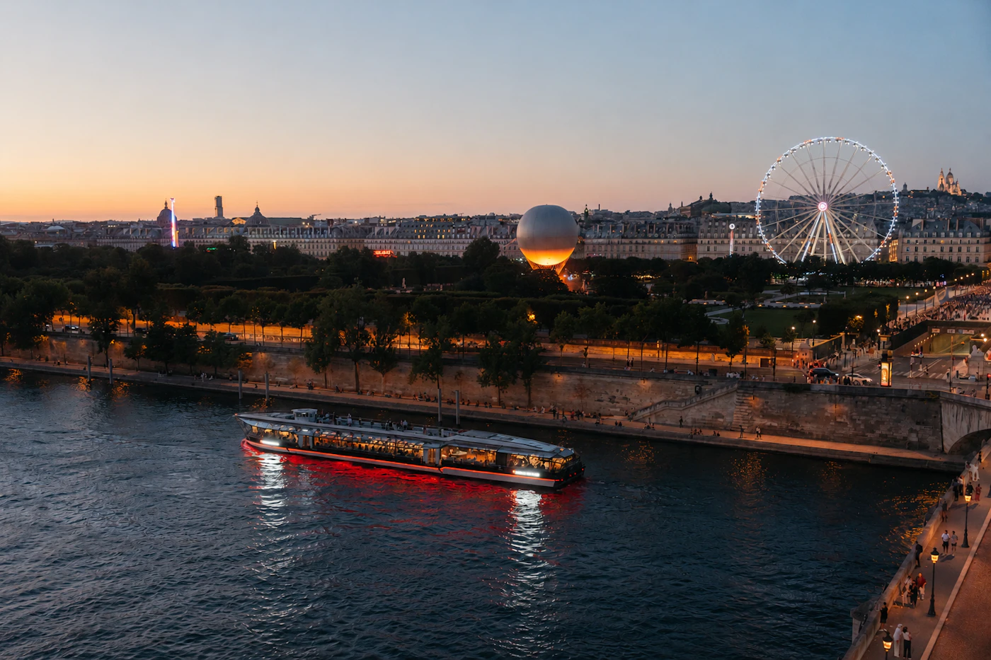 Bateaux Mouches : Crociera con cena
