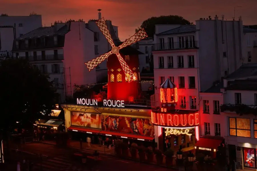 Moulin Rouge dinner-show « Féerie »