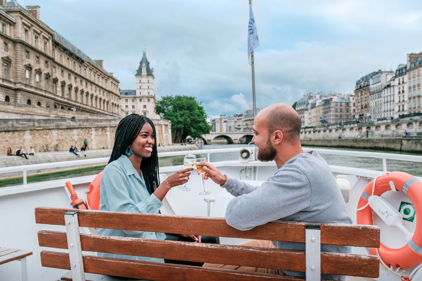 Seine Apéro Cruise (Vedettes de Paris)