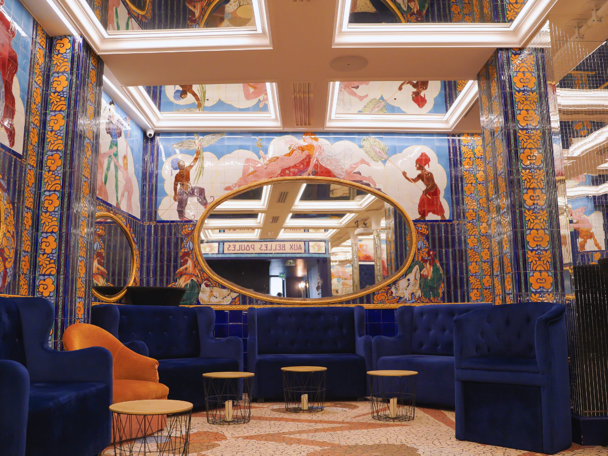 Discover the former Parisian brothel, "Aux Belles Poules"