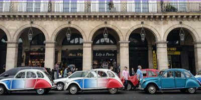 Journée Parisienne en 2CV - Paris Authentic