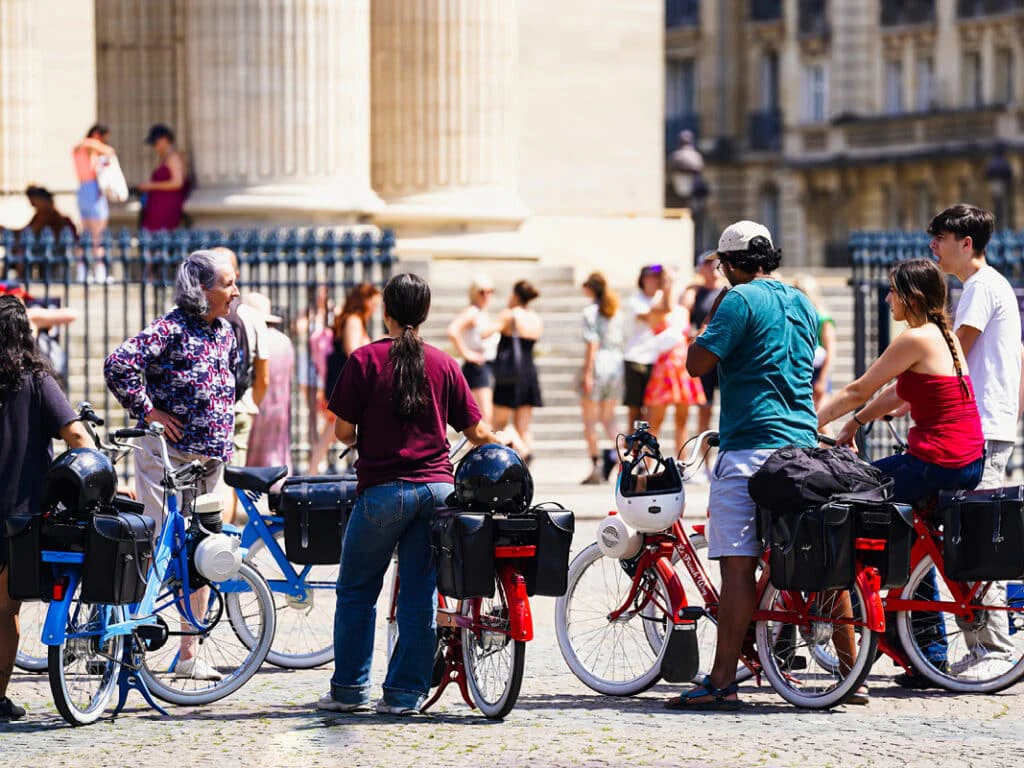 Le French Way : tours guidés en vélo Solex électrique