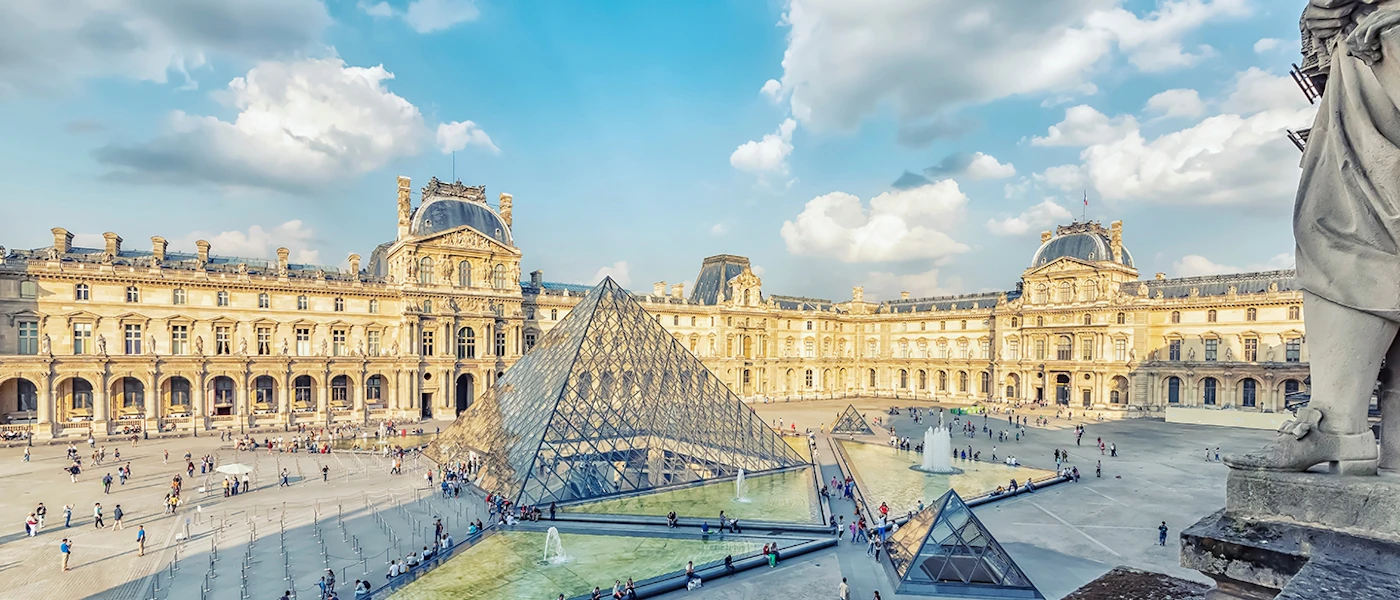 Die Geheimnisse der Fassaden des Louvre
