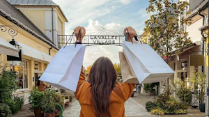 Shopping à La Vallée Village au départ de Paris