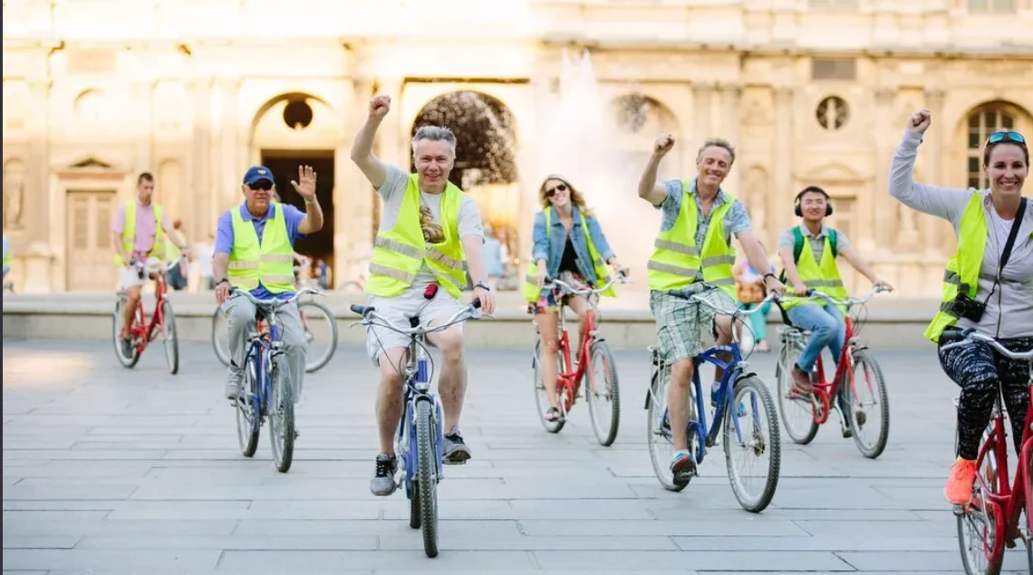 Unlimited Biking: Visite nocturne de Paris à vélo