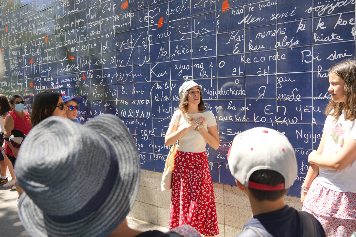 Guided tour of Montmartre in song
