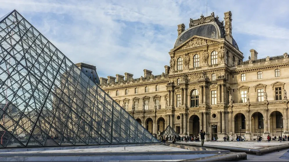 Guided tour of the Louvre Museum