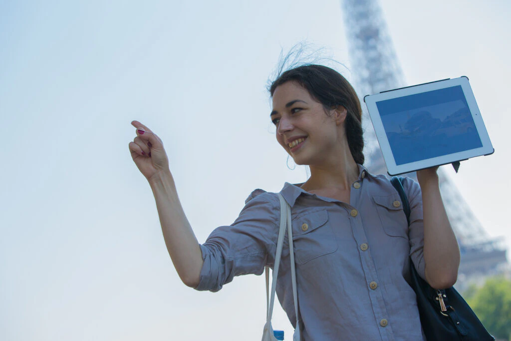 Guided tour: The Eiffel Tower on the Big Screen