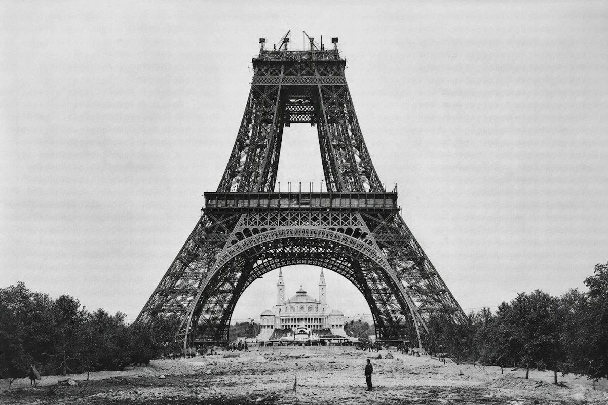 Visita guiada: Las Exposiciones Universales de París y sus vestigios - Interkultur