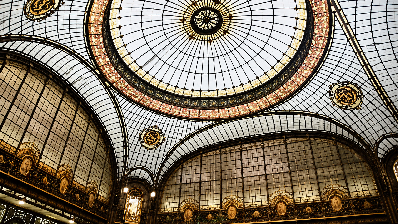 Visite guidée : Les Galeries Lafayette & le Printemps!