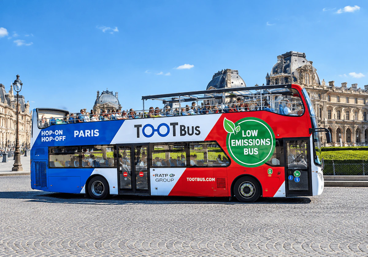 Hop-on Hop-off Bus Tour in Paris